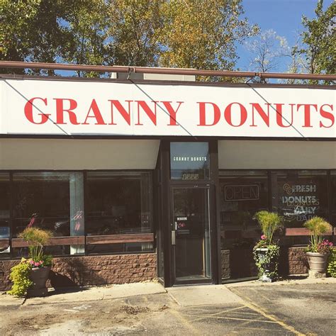 Granny donuts - 1. Granny’s Gourmet Donuts. Granny’s Gourmet Donuts gives you all the feels you would expect from a name like this. Granny’s goes the extra mile, always willing to give out suggestions to newcomers and provide top-notch customer service.They even have an option for kids (or adults wanting to be a kid for a day) to make their own donuts.